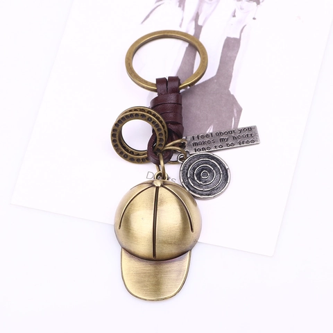 Vintage Bronze Baseballkappe Rindsleder Schlüsselanhänger Für Autoschlüssel Damen Herren Legierung Hut Anhänger Leder Geflochtener Schlüsselring