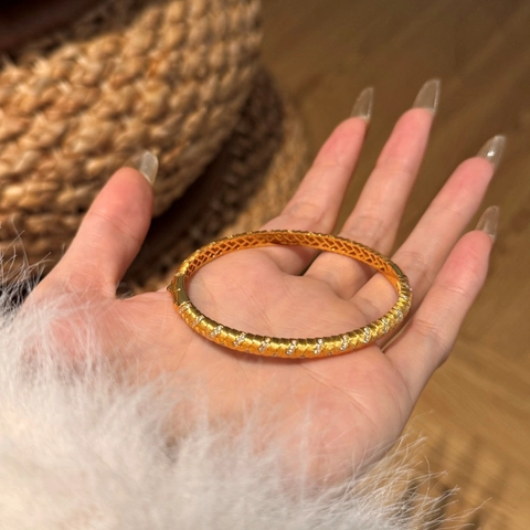 925 Sterling Silver Zirconia Bangle For Women Gold Plated Cable Twist Texture Elegant Sparkling Inlaid Jewelry Bracelet Gift