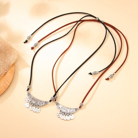 Collar con Colgante de Media Luna de Aleación Vintage Joyería de Collar Ajustable de Cordón de Gamuza Tribal Bohemio para Unisex