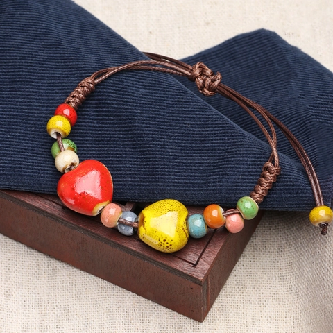 Bracelet Ethnique Rétro en Céramique Fait Main avec Perles de Cœur Bracelet Corde Tissée Ajustable Multicolore Bijoux Femme