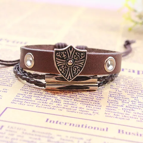 Bracelet Vintage Homme en Cuir de Vache Multicouche Pendentif Bouclier Croix en Métal Tissé Réglable Style Punk Bijoux