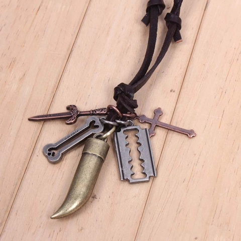 Collier Pendentif en Cuir Alliage Vintage Punk Épée Croix Corne Os Breloques pour Hommes Femmes Bijoux Bronze Antique