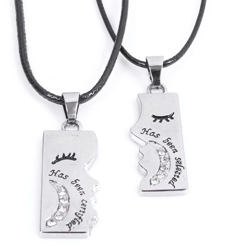 Romantica Collana con Pendente Puzzle per Coppia in Lega con Strass Lettering Has Been Certified Luna Viso Splicing Catena in Corda di Cera Gioielli Regalo Amanti