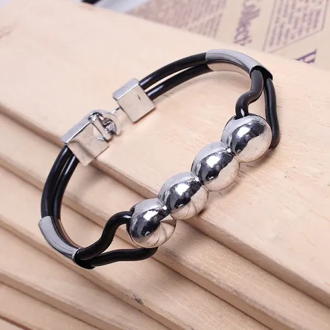 Minimalistisches Legierung Armband Mit Schwarzer PU Doppelschnur Polierte Perlen Unisex Modeschmuck Charm Armband