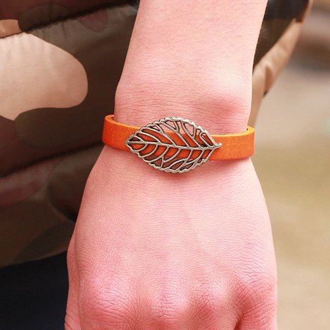 Retro Leather Leaf Bracelet For Women Men Vintage Alloy Hollow Leaf Charm Adjustable Snap Button Bohemian Wristband Jewelry