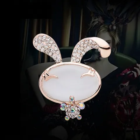 Leuke Konijn Broche met Lange Oren Legering Ingelegd met Strass Kattenoogsteen Dierenvorm Borstspeld Mode Sieraden voor Dames