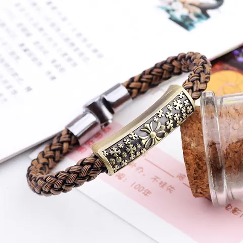 Herren Vintage Punk Geflochtenes Lederarmband Mit Bronze Legierung Kreuz Anhänger Retro Gothic Stil Magnetverschluss Schmuck