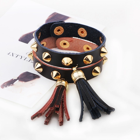 Punk-Stil PU-Leder Armband Mit Legierung Spikes Nieten Quastenanhänger Mode Rock Spiked Manschette Armband Für Damen Schmuck