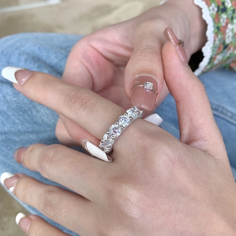 Anello Eternity in Argento Sterling 925 per Donna Lussuoso Cinturino in Pavé di Zirconia con Taglio Rotondo Gioielli Moda
