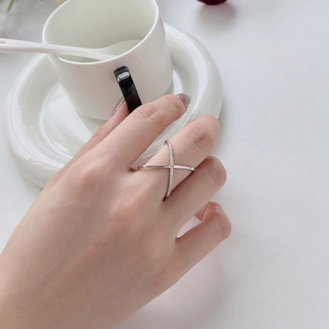 S925 Sterlingsilber Geometrischer X-Kreuz Ring Für Damen Zierlicher Strass Fingerring Minimalistischer Schmuck Geschenk
