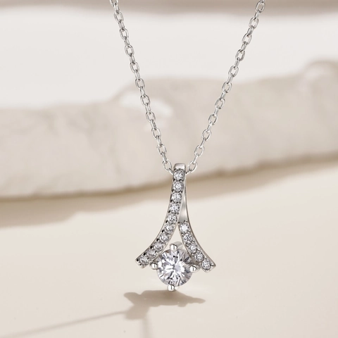 925 Sterling Silver Zirconia Pendant Necklace For Women Elegant V-Shape Geometric Clavicle Chain Luxury Design Jewelry Gift