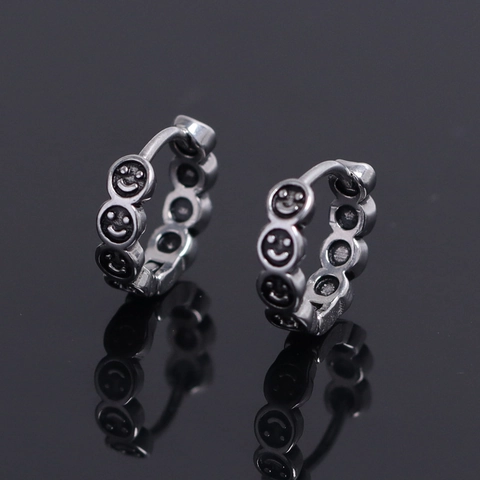 Retro Stainless Steel Smiley Face Hoop Earrings Street Fashion Punk Style Silver Color Single Earring For Men Women Trendy Jewelry