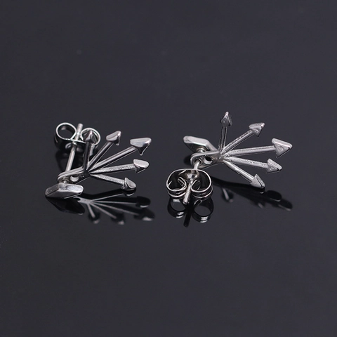 Orecchini a Bottone con Borchie in Acciaio Inossidabile da Uomo Punk Argento Design a Freccia Radiale Orecchini Gioielli