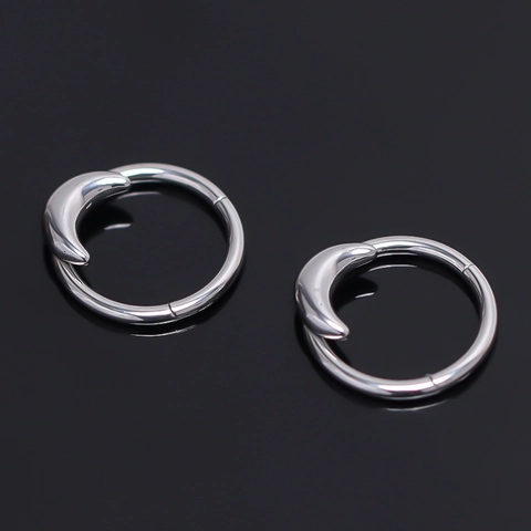 Individual Stainless Steel Crescent Moon Earring Clicker Polished Silver Color Fashion Piercing Jewelry For Men Women Daily Accessory
