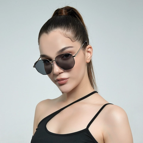 Occhiali da Sole Retrò Rotondi Montatura in Metallo Donna Uomo Moda Protezione UV400 Montatura Sottile Geometrica