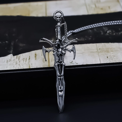 Collana con Pendente a Spada Gotica per Uomo Donna in Lega con Teschio e Ossa Croce Design Retro Punk Argento Metallo Gioielli