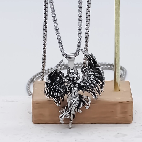 Vintage Alloy Angel Wings Pendant Necklace Retro Punk Goddess Wings Relief Box Chain Fashion Jewelry Gift For Women Men