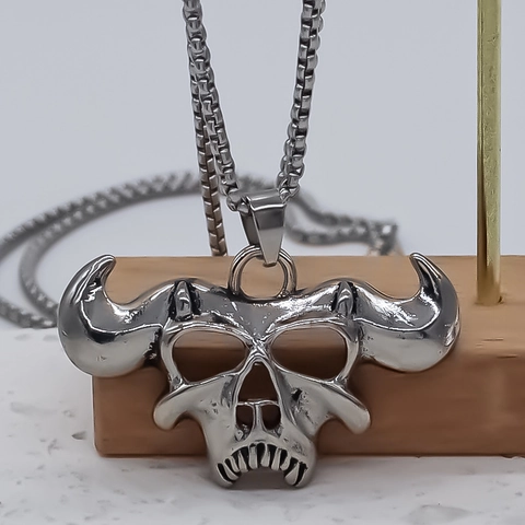 Gothic Bull Head Skull Pendant Necklace For Men Alloy Punk Rock Bull Horn Skeleton Pendant Box Chain Silver Color Jewelry