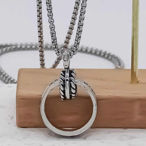 Collar de Pendiente de Doble Anillo de Aleación Minimalista para Hombre Diseño Vintage de Runas Martilladas Estilo Industrial Retro Plata