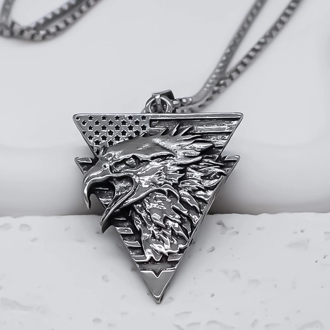 Collar de Colgante Cabeza de Águila Aleación Plata Retro Triángulo Invertido Barras y Estrellas Estilo Punk Hip Hop Hombre