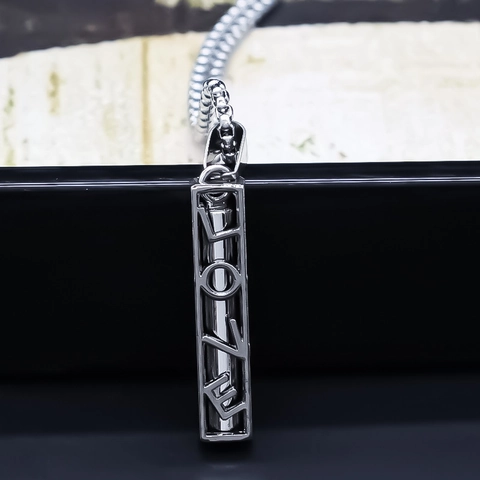 Collana con Pendente Rettangolare Geometrico in Lega Design Intagliato con Lettere LOVE Gioielli di Moda Unisex per Coppia