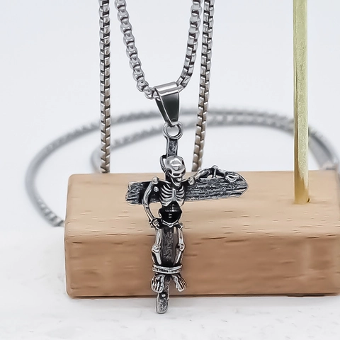 Collana con Ciondolo a Croce a Teschio Gotico Vintage per Uomo Donna in Lega di Argento Antico Catena Punk Gioielli