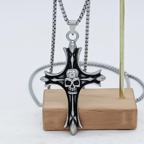 Collana con Pendente a Croce e Teschio Punk Gothic in Lega Argento Gioielli Hip Hop per Uomo Donna Collana a Catena Lunga Vintage Retro