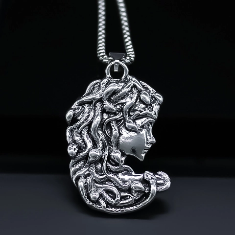 Vintage Legering Medusa Koningin Reliëf Hanger Ketting Mythologie Portret Box Ketting Voor Unisex Mode Sieraden