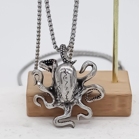 Vintage Alloy Cthulhu Octopus Pendant Necklace Hip Hop Kraken Sea Monster Sweater Chain Jewelry For Men Women Silver Color