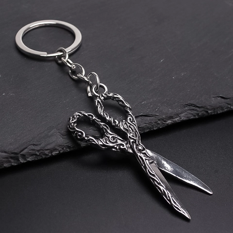 Llavero Retro con Forma de Tijeras Aleación Patrón Grabado Colgante Color Plata Hip Hop Llavero para Hombres Mujeres Accesorio de Moda Regalo