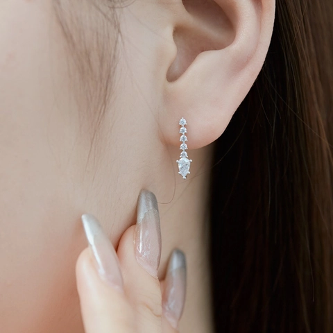 Boucles d'Oreilles Clous en Argent Sterling 925 avec Zirconia en Forme de Poire pour Femmes Élégantes Boucles d'Oreilles Goutte