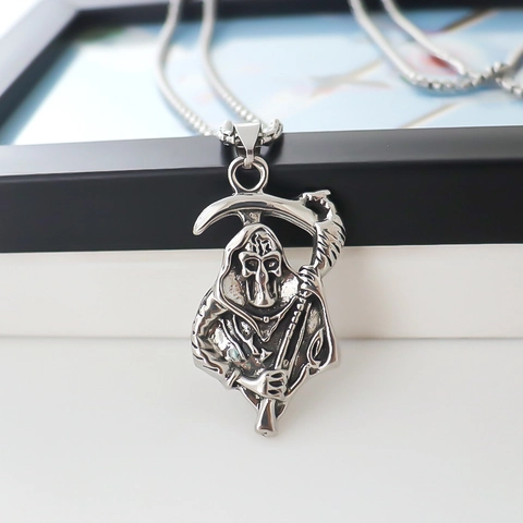 Vintage Grim Reaper Pendant Necklace Gothic Punk Style Skull Scythe Alloy Chain Necklace For Men Women Halloween Jewelry Gift