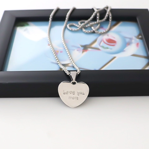 Collana con Pendente a Cuore in Lega Stile Coreano Incisa Love You More Colore Argento Minimalista Catena a Scatola