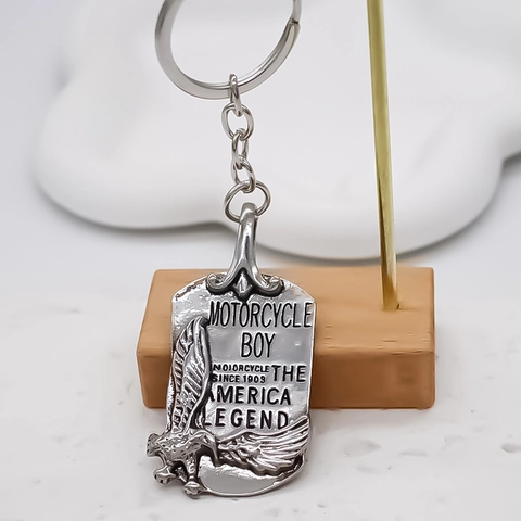 Portachiavi in Lega Vintage Rilievo Aquila American Legend Motorcycle Boy Retro Argento Ciondolo Scudo Portachiavi Gioielli Regalo
