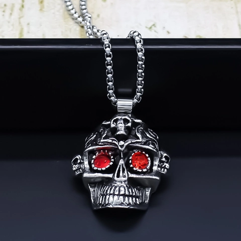 Punk Gothic Totenkopf Anhänger Halskette Legierung Rote Strass Augen Geschnitztes Design Lange Box Kette Mode Schmuck Zubehör Für Herren Damen