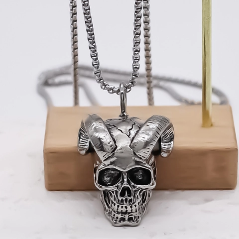 Collar con Colgante de Calavera con Cuernos de Carnero de Aleación Punk Gótico Vintage Cadena de Metal Plata Envejecida Joyería de Halloween