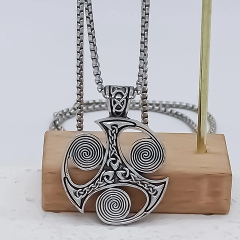 Collier Pendentif Triskèle Nœud Celtique en Alliage Vintage Géométrique Rond Boomerang Spirale Style Viking Bijoux pour Hommes Femmes