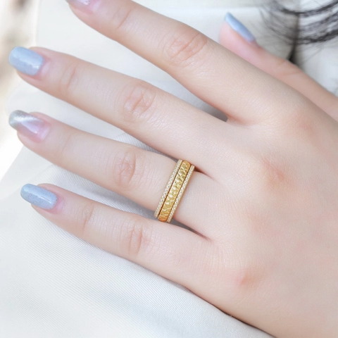 925 Sterling Silver Rotating Ring Quilted Matelassé Pattern Pave Zirconia 10K Gold Plated Retro Fashion Jewelry Ring Women