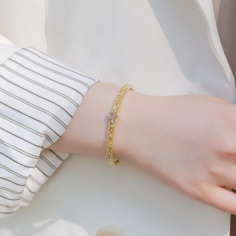 Bracciale Rigido Vintage in Argento Sterling 925 Placcato Oro Traforato per Donna con Gioiello in Labradorite Naturale e Strass