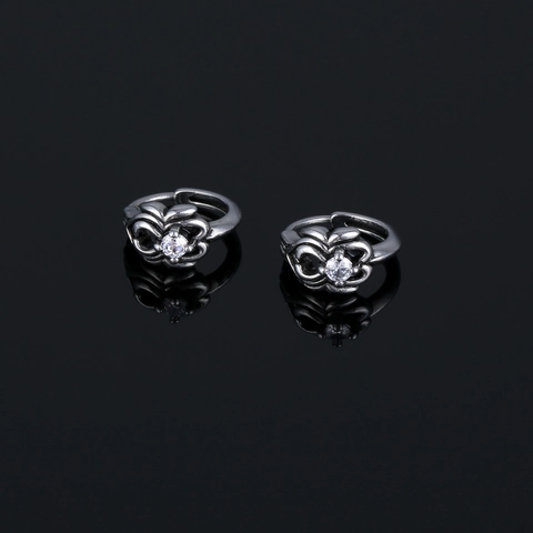Vintage Titanium Steel Rhinestone Hoop Earrings For Men Women Silver Color Gothic Heart Carved Huggie Earrings Fashion Jewelry