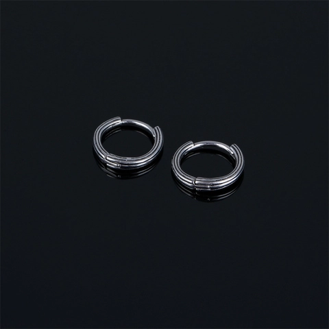 Orecchini a Cerchio in Acciaio Inossidabile Minimalisti Per Uomo Donna Texture Scanalata Stile Punk Gioielli alla Moda