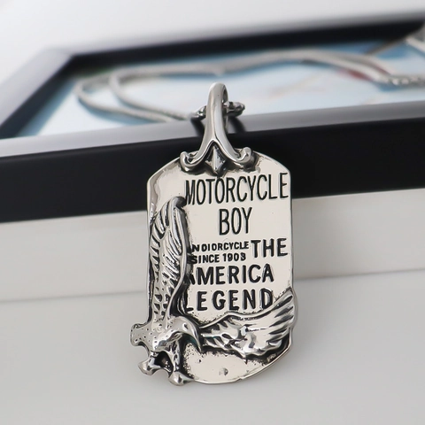 Collana con Pendente Dog Tag con Rilievo Aquila Vintage Americana per Uomo Donna Collana in Lega con Lettere di Leggenda del Motociclista