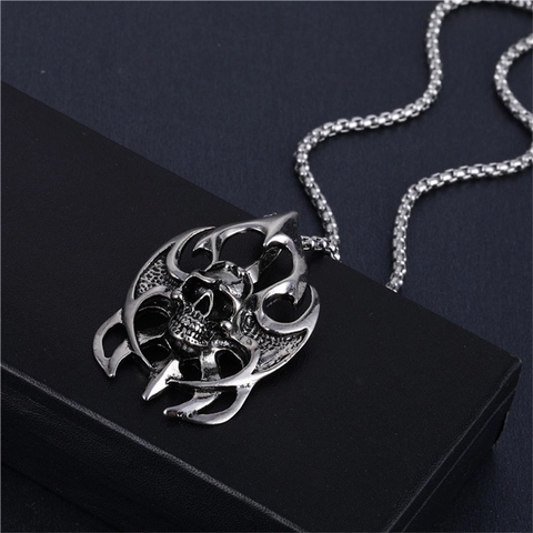 Retro Gothic Totenkopf Anhänger Halskette Für Herren Damen Hip Hop Punk Stil Silber Legierung Flamme Detail Streetwear Schmuck Geschenk