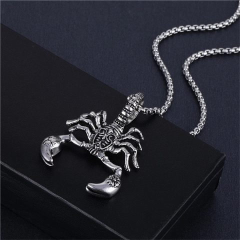 Collar con Colgante de Escorpión Punk Vintage Plata Antigua Aleación Animal Gótico Cadena de Caja Joyería para Hombre Mujer Moda Diaria