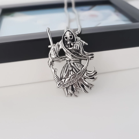 Collana con Pendente della Morte in Lega Vintage Con Catena Box Punk Gotico Teschio Falce Gioielli per Festa di Halloween Uomo Donna