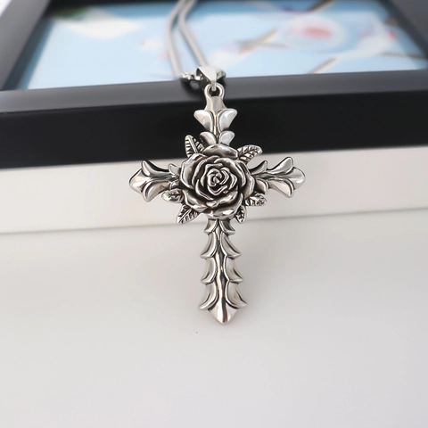 Collana con Pendente a Croce e Rosa Gotica Vintage per Uomo Donna in Lega Finitura Invecchiata Stile Punk Catena da Maglione