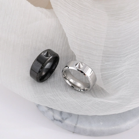 Punk Herren Titanstahl Stachel Niete Ring Gothic Hip Hop Konischer Stachel Poliertes Band Ring Minimalist Schwarz Silber Schmuck