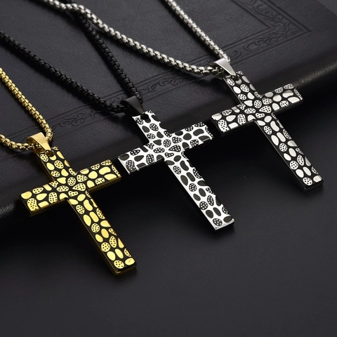 Retro Collana con Pendente a Croce in Acciaio al Titanio da Uomo Street Hip Hop Gioielli Religiosi Texture a Ciottoli Argento Oro Nero