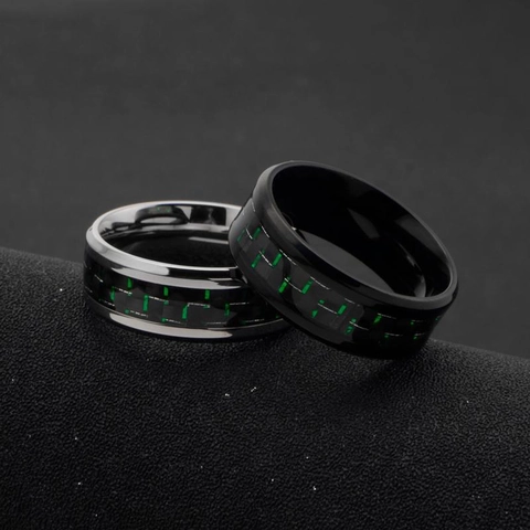 Anello da Uomo in Acciaio Inossidabile con Intarsio in Fibra di Carbonio Verde Stile Tech Moderno Punk Gioielli alla Moda