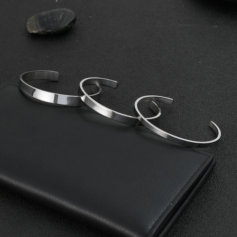 Bracciale Rigido Aperto in Acciaio Inossidabile Lucidato Minimalista per Uomo Donna Braccialetto Regolabile a Forma di C